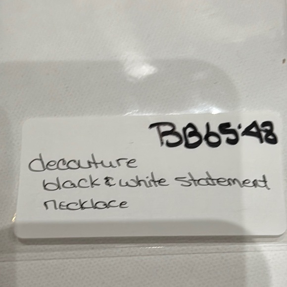 Decouture - Black and White Statement Necklace - Picture 8 of 8